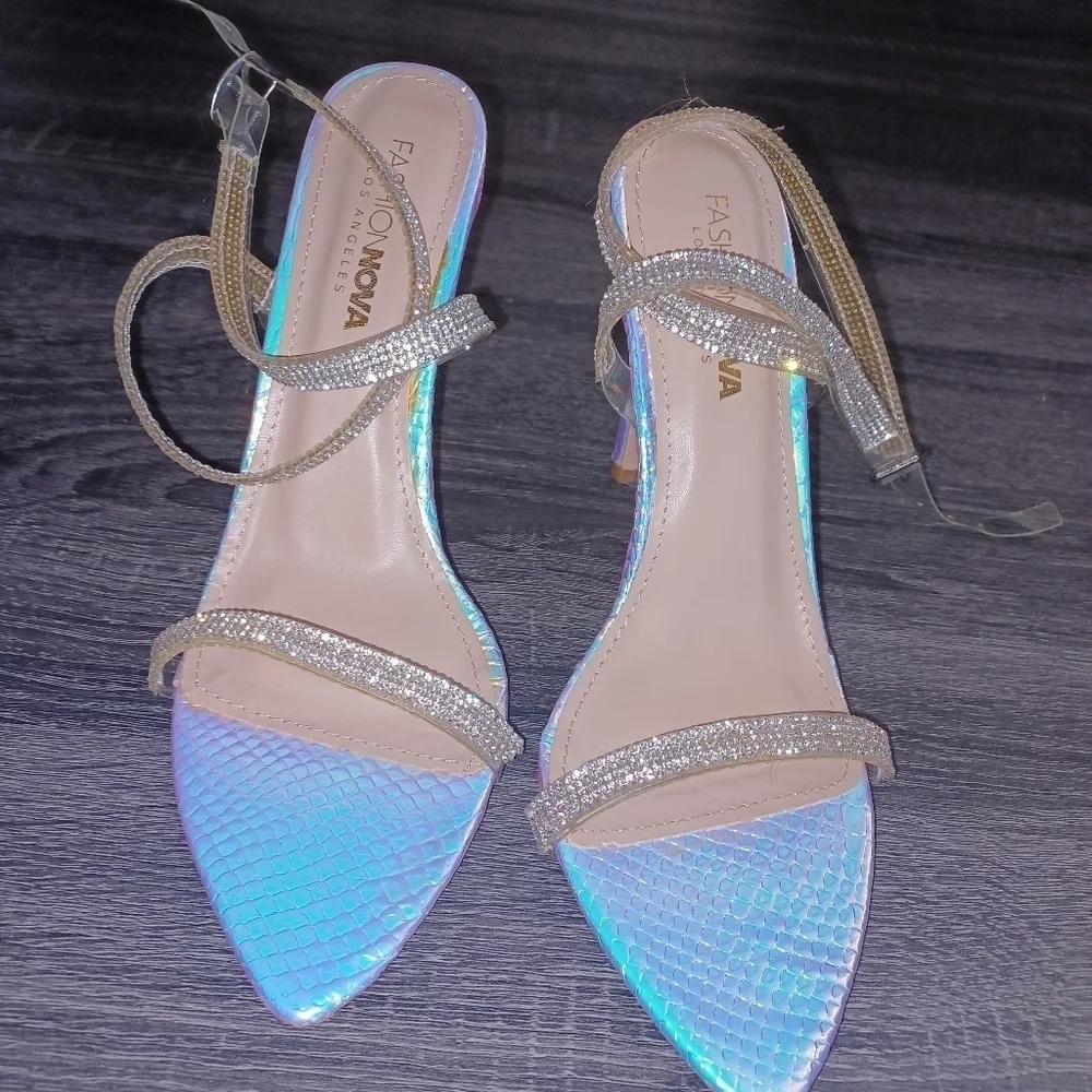 Fashion Nova- Bling and Silver Holographic Heels - W Sz 10 - Picture 2 of 11